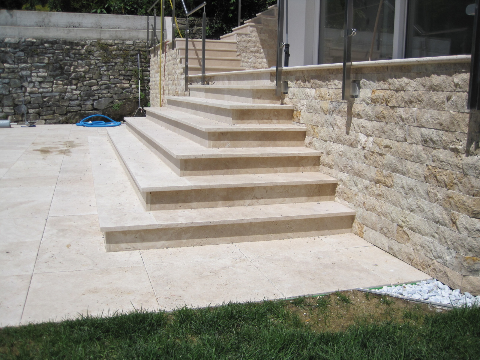 geflieste Treppe von Langegger Gra Ma Cer GmbH